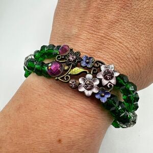 STUNNING faceted green and gray glass, with brass/gold metal, floral bracelet!